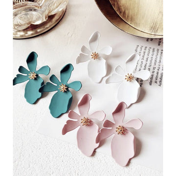 Alyssa Flower Earrings